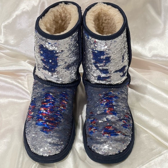 Ugg Short Stellar Sequin Boots Silver Red Blue Shearling Size 6 Special Edition - Picture 5 of 13